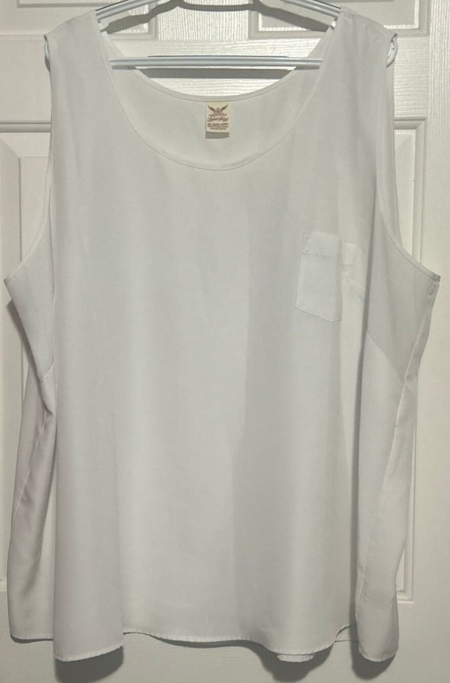 Faded Glory Women's White Tank Top with Left Side Pocket Size 4X 26W-28W
